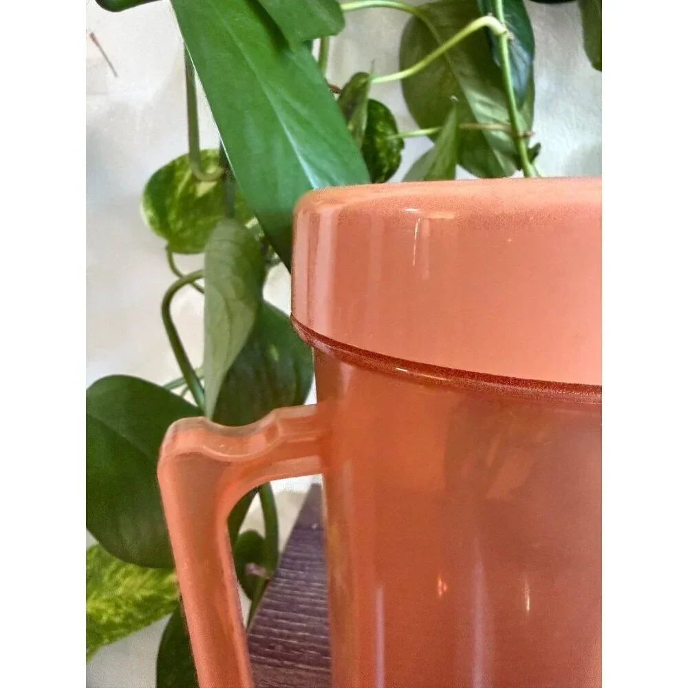Vintage Peach Plastic Mug with Lid – No Straw